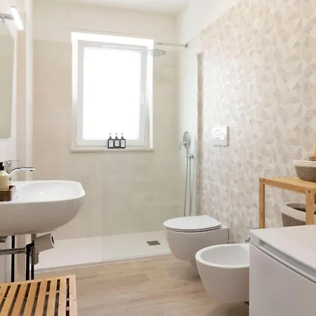Casa Di Lydia,appartamento Moderno,elegante,vista Mare,2 Apartment
